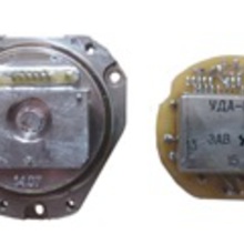 Angular accelerometer